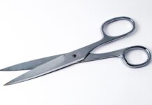 Z czego składają się nożyczki fryzjerskie?
